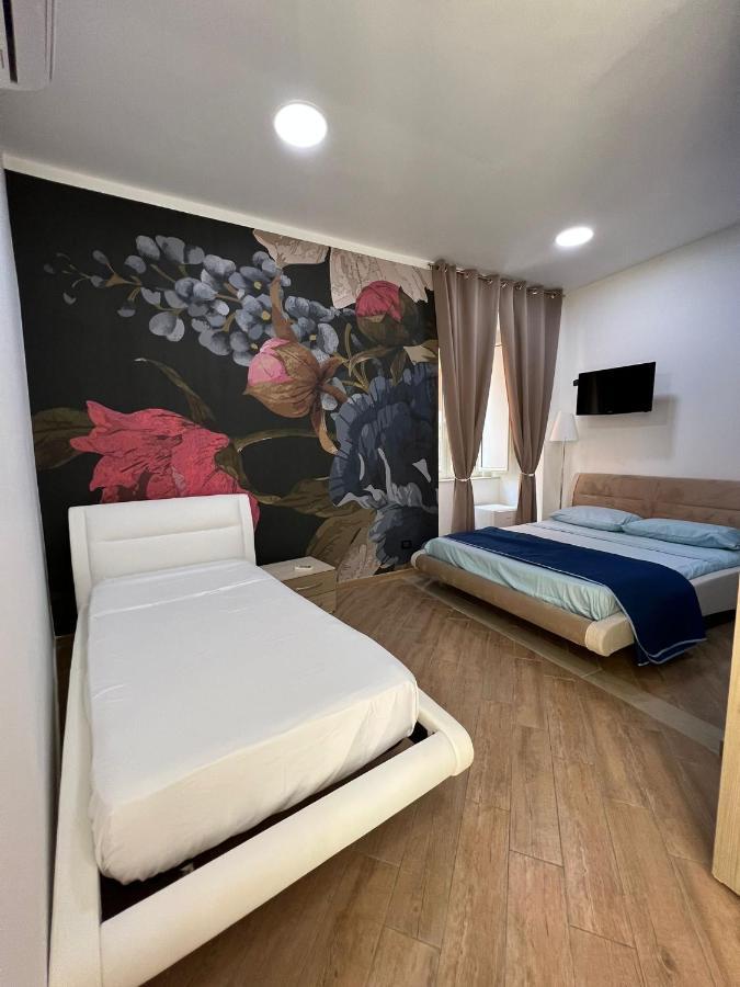 In Piazzetta Bed and Breakfast Napels Buitenkant foto