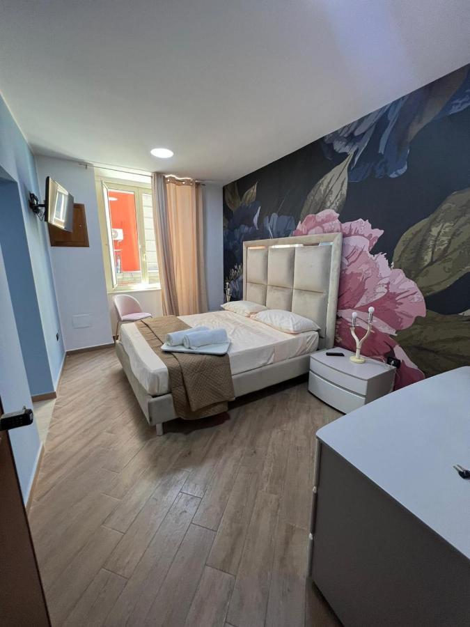 In Piazzetta Bed and Breakfast Napels Buitenkant foto