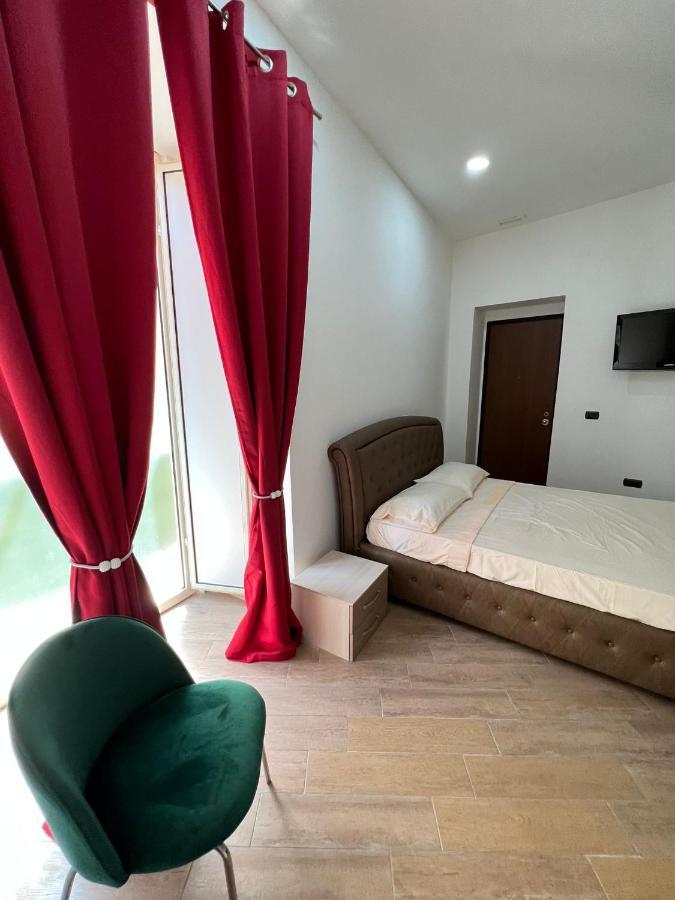 In Piazzetta Bed and Breakfast Napels Buitenkant foto