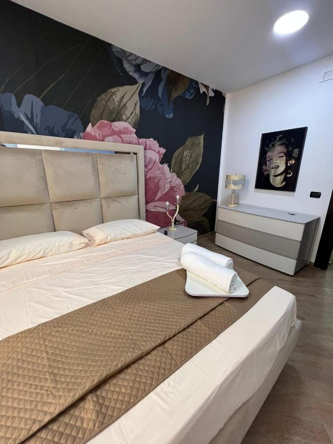 In Piazzetta Bed and Breakfast Napels Buitenkant foto
