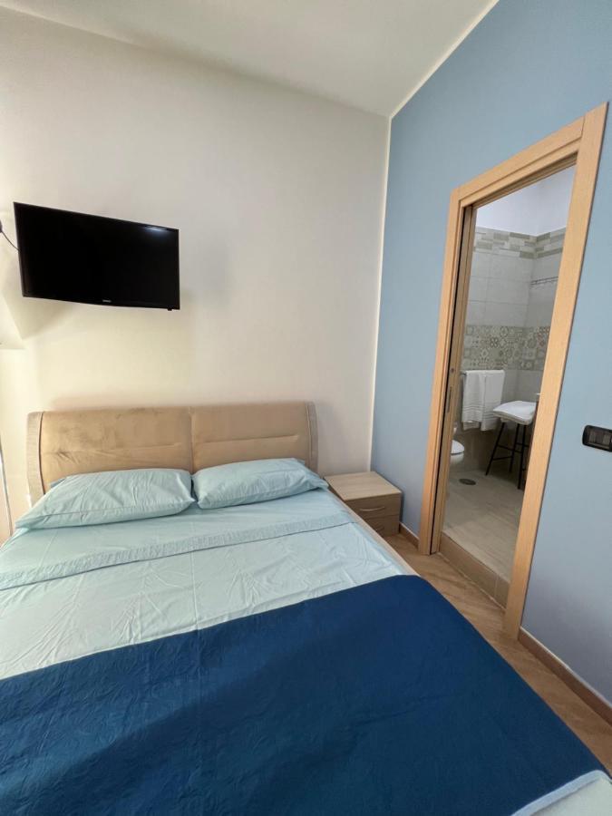 In Piazzetta Bed and Breakfast Napels Buitenkant foto
