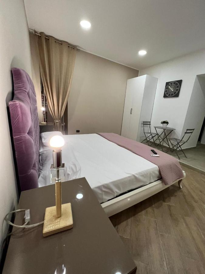 In Piazzetta Bed and Breakfast Napels Buitenkant foto