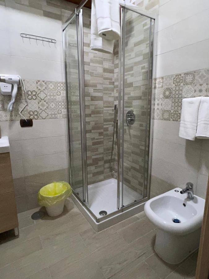 In Piazzetta Bed and Breakfast Napels Buitenkant foto